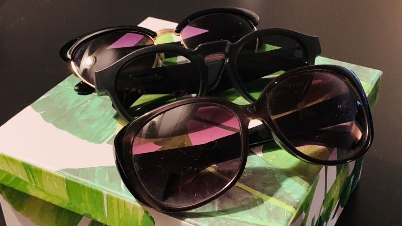 Las Bose Frames, comparadas con otras gafas de sol convencionales.